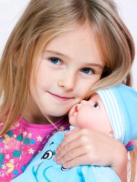 Česky hovoriaca a spievajúca detská bábika PlayTo Júlia 46 cm Ružová