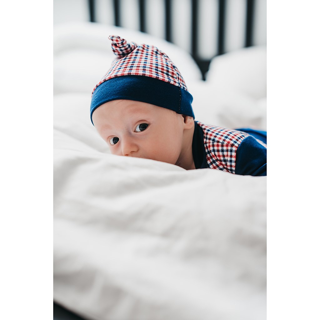 Dojčenská bavlnená čiapočka New Baby Checkered