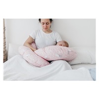 Univerzálny dojčiaci vankúš v tvare C New Baby XL Kvety biely
