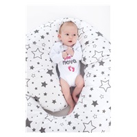 Univerzálny dojčiaci vankúš v tvare C New Baby Sloníky bielo-sivý