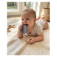 Detské hryzátko New Baby Leaf grey