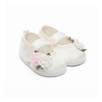 Dojčenské saténové capačky New Baby Ivory Flowers 3-6 m