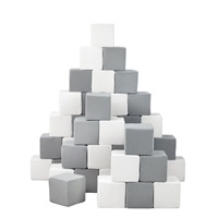 Penové kocky-sada 45 veľkých penových kociek Pyramída grey white